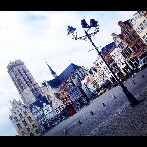 FRANCOPHILE & FASHIONISTA - Picture 13 of 13